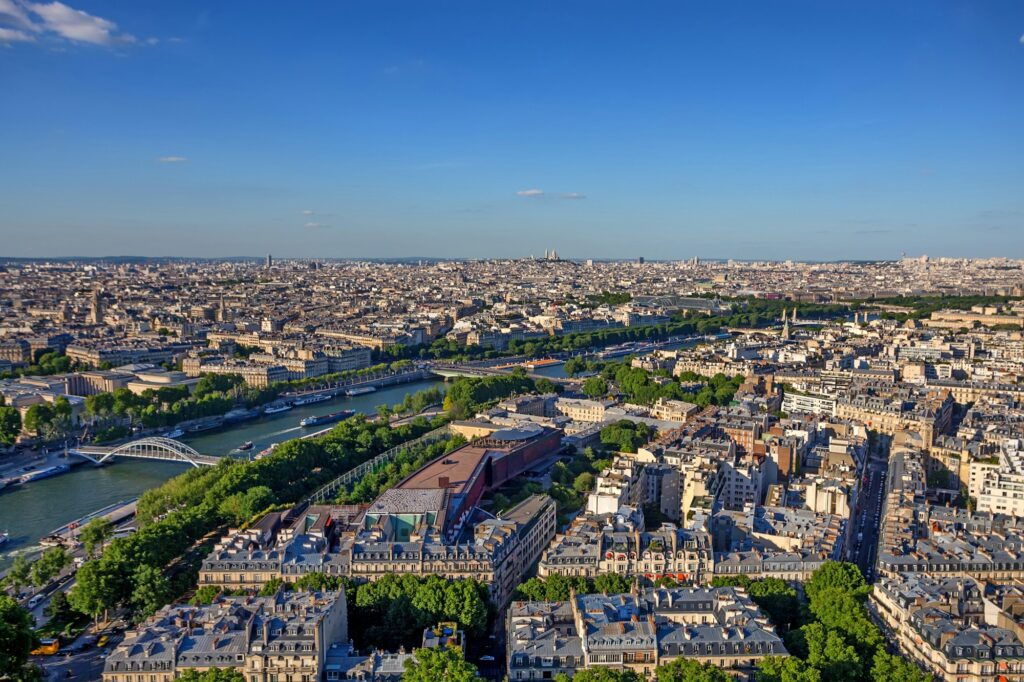 Paris sene river 
